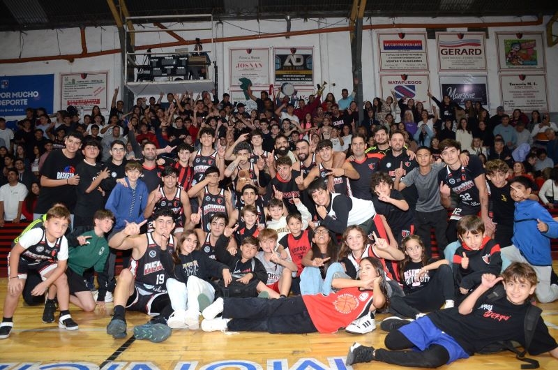 El festejo Rojinegro por el clásico y el 1 Nacional.
