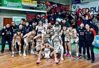 El Rojinegro en la estación de la victoria de San Salvador.