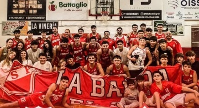 El Rojo de la Avenida celebró en el Teate D&#039;Andrea.