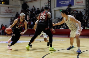 Pablo Bruna fue la figura decisiva en el último cuarto para quebrar el juego a favor de Derqui.
