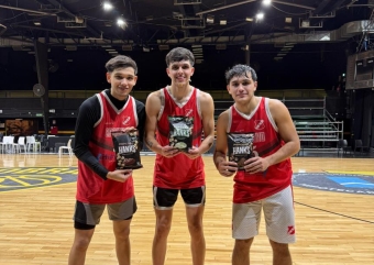 Obras de Renato para el título 3x3 Rojo